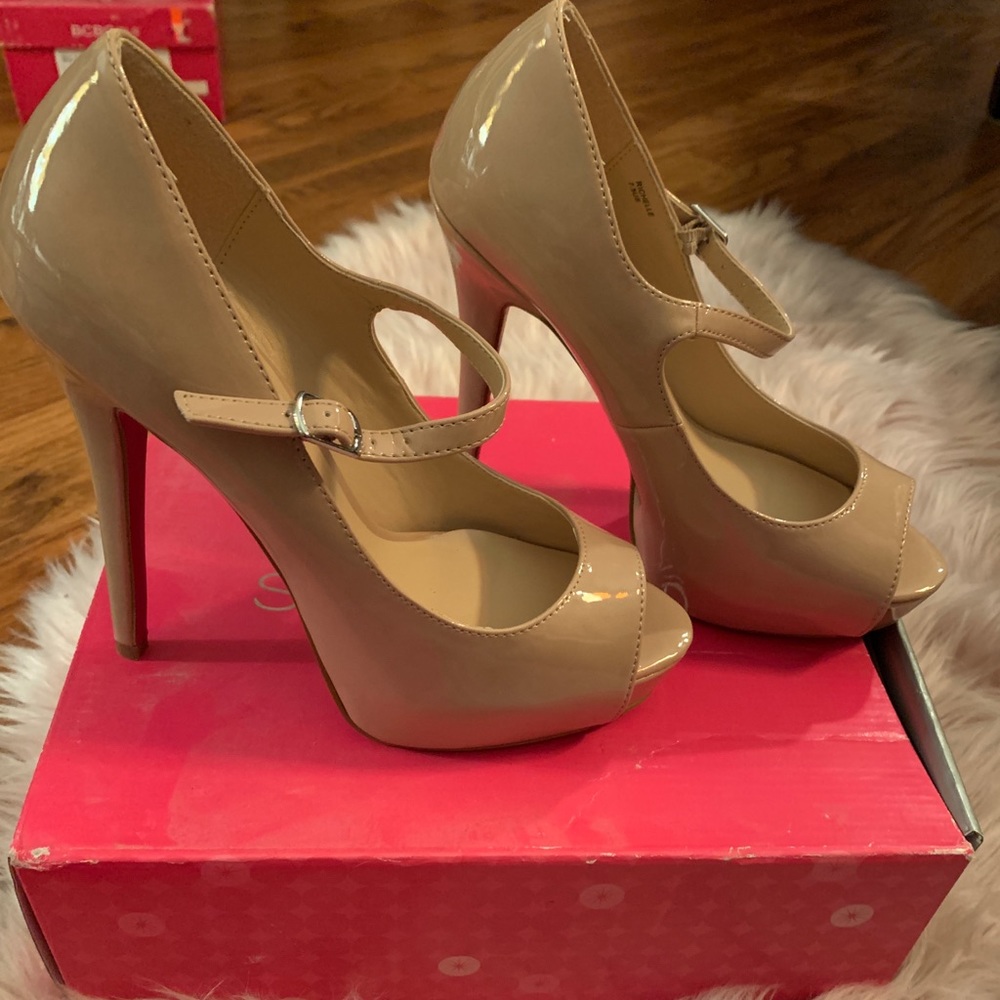SIGNATURE SHOEDAZZLE RICHELLE nude ankle strap